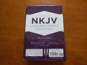 Bible Review NKJV Compact Large Print Holman 002