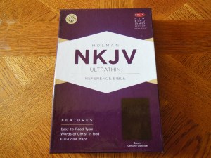 Holman NKJV Thinline reference calfskin brown 002