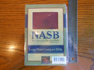 nasb large print compact 003